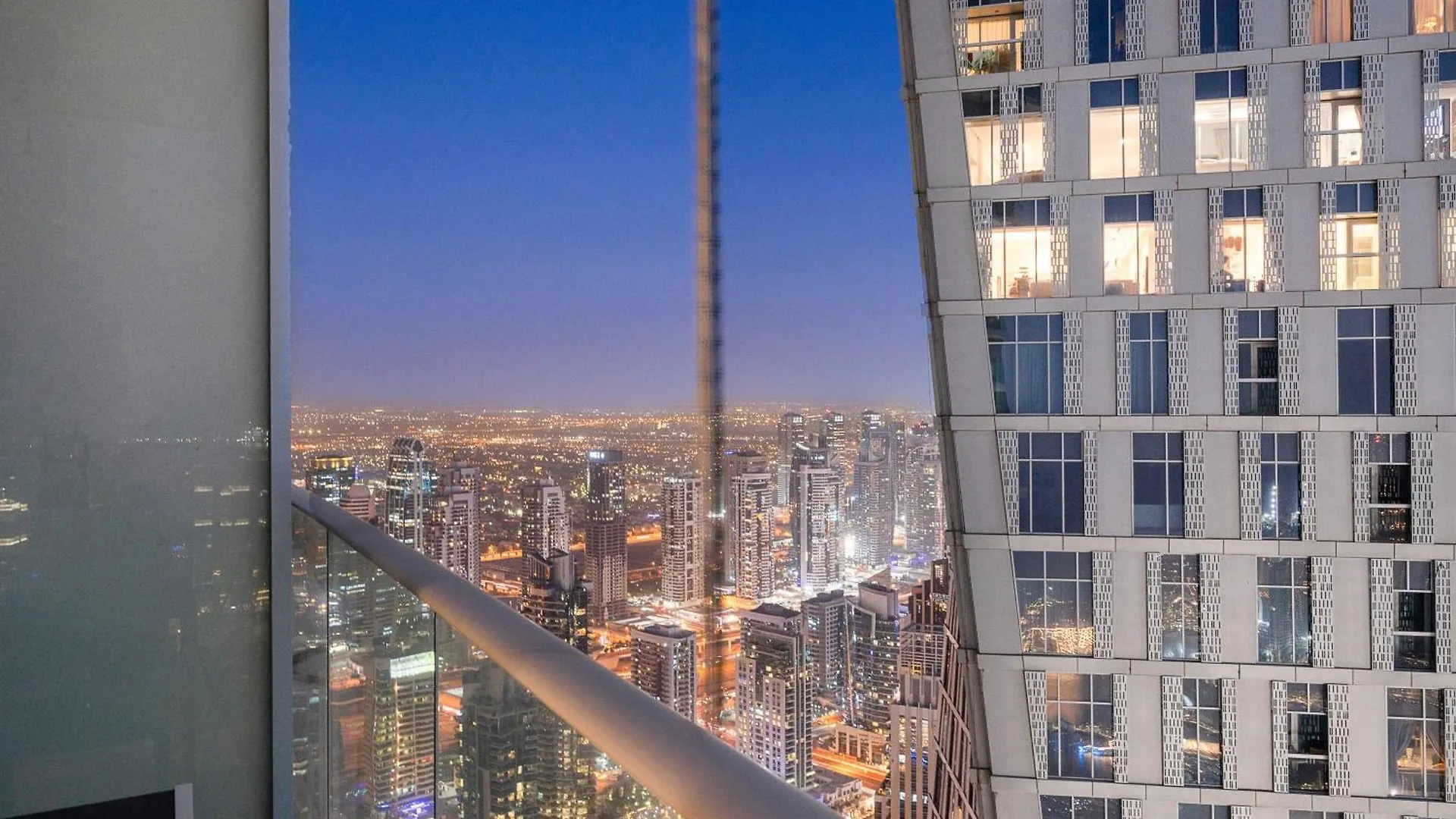 Dubai 2Br Flat, Marina Views, Pool Access, Parking, Walk To Mall 0*,